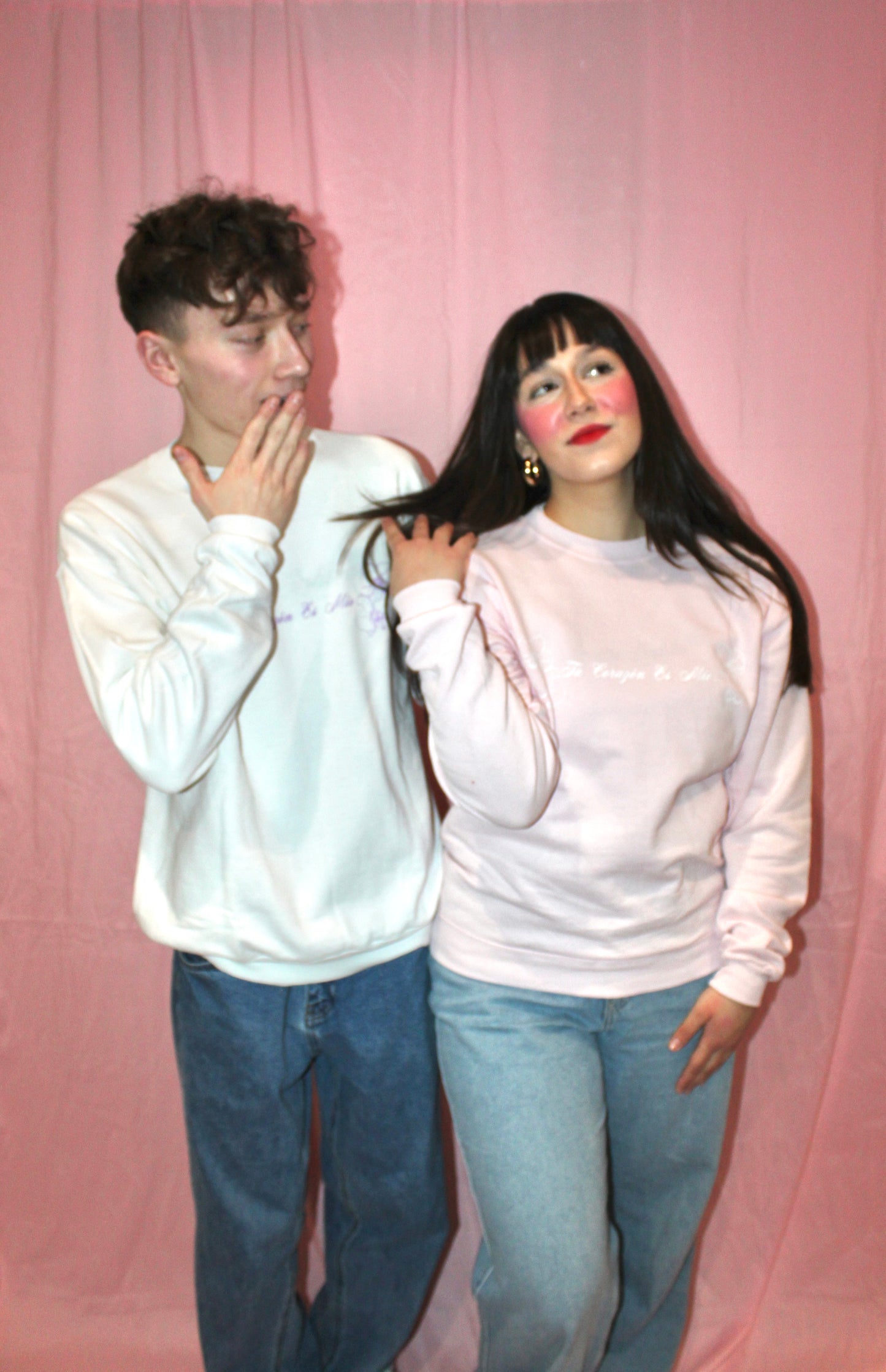 Tú Corazón Es Mío Crewneck